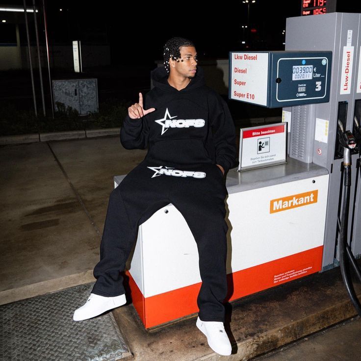 Tracksuit "Nofs X Milo"